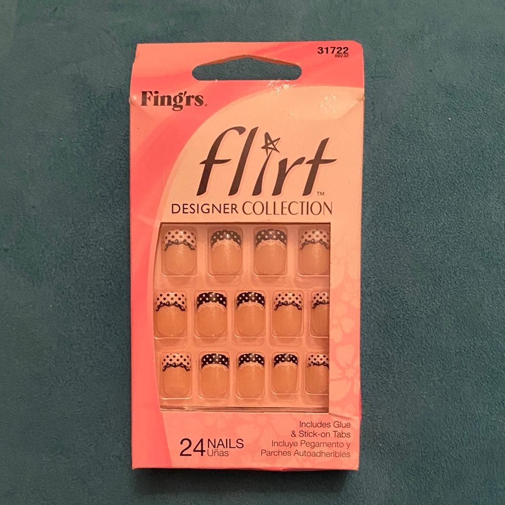 💖3/$15💖 Flirt Designer Collection Press-On Nails - Black and Tan